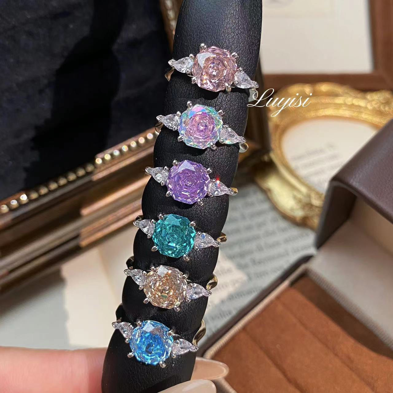Vintage Dopamine Ring, Trendy Light Luxury Colorful Moissanite Band Ring