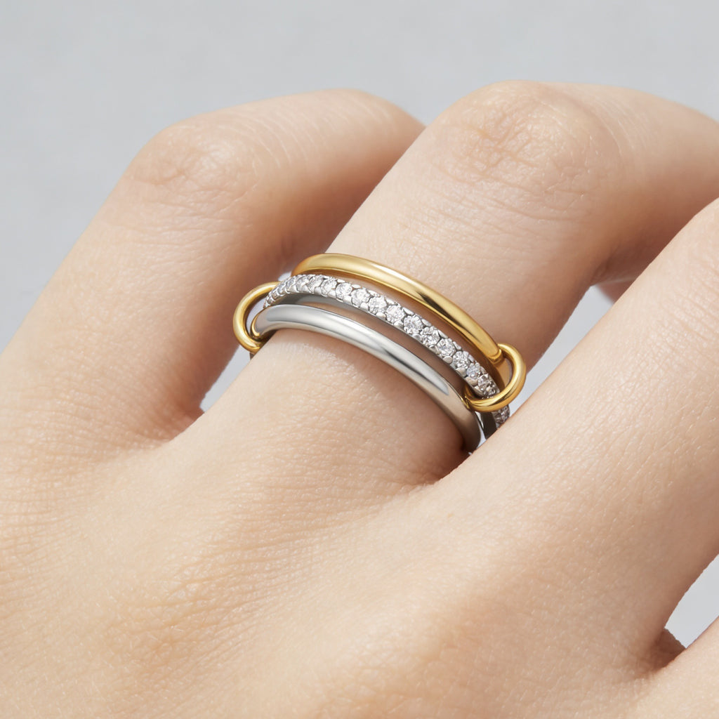 Three-ring Interlocking Full-diamond Zircon Ring